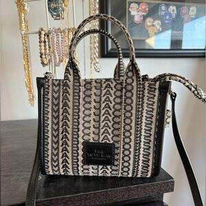 Marc Jacob’s Monogram Tote Crossbody